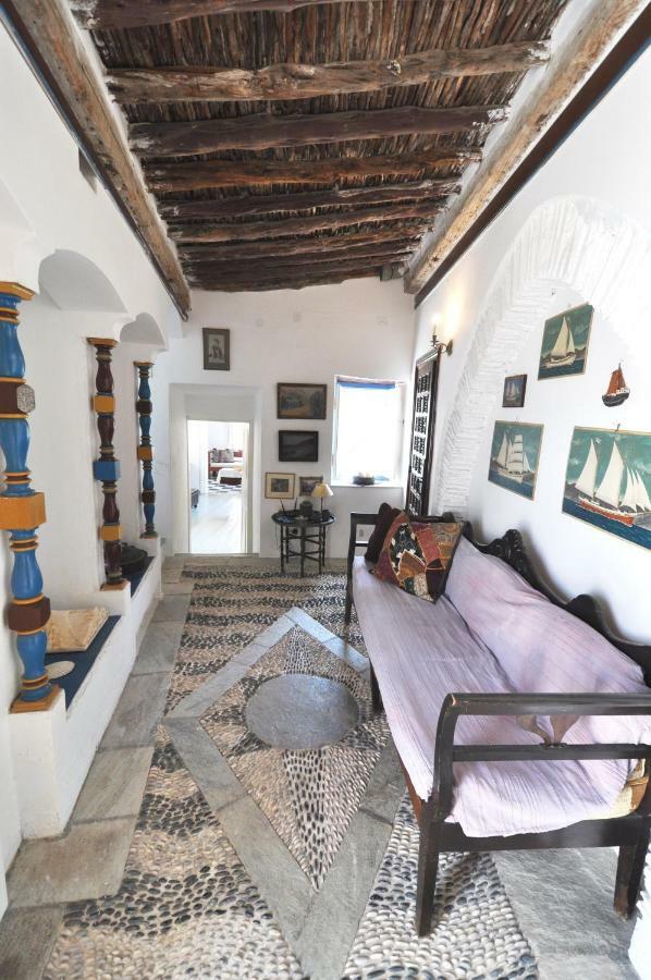 Rallou House Hydra